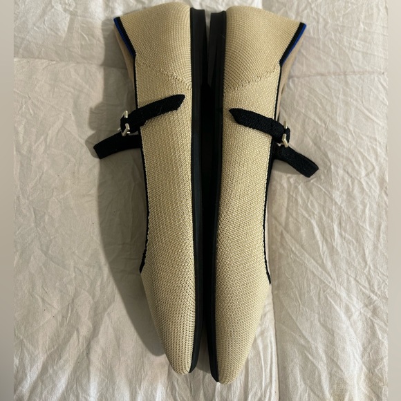 New in box Rothy's women’s size 7.5 Mary Jane pointed sandstone - Picture 5 of 10